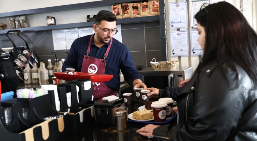 Gençler, Genç Kafe'nin müdavimi oldu