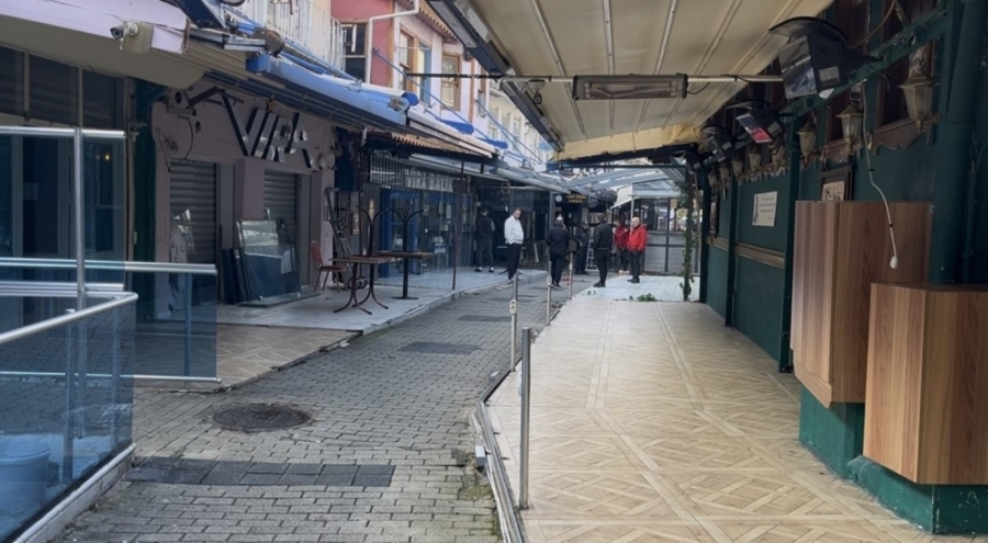 Bursa Arap Şükrü'de Tenteler Sökülüyor: Esnafın Tepkisi Büyüyor