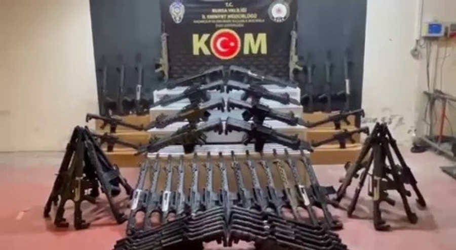 Bursa'da Kaçak Silah Operasyonu: 118 Tüfek ve Çok Sayıda Şarjör Ele Geçirildi