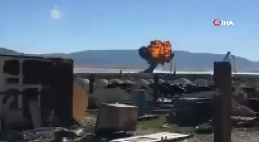 ABD'nin Gösteri F-16'sı Mojave Çölüne Çakıldı: Pilot Son Anda Kurtuldu