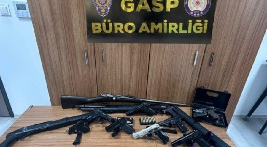 Bursa'da eş zamanlı operasyonda ruhsatsız silahlar ele geçirildi