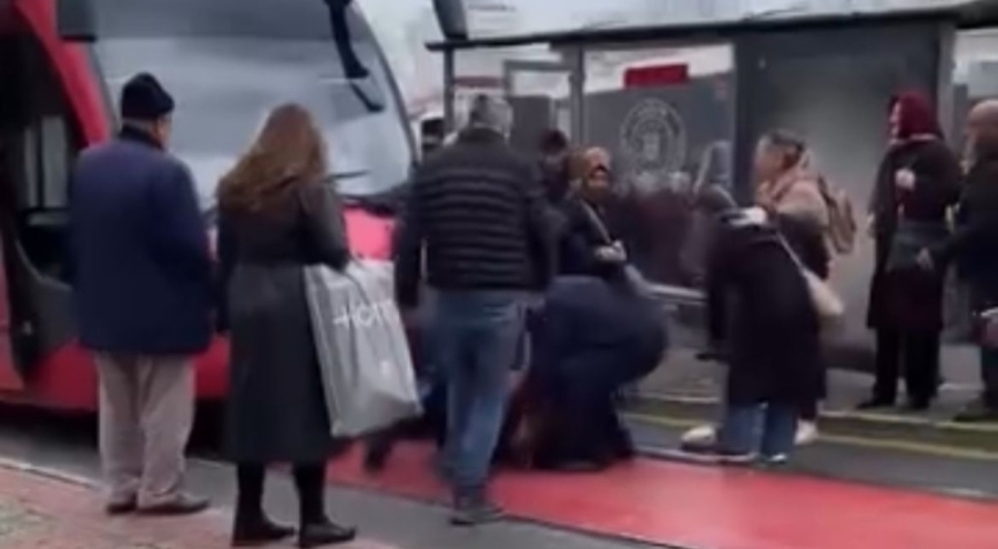 Bursa'da yaşlı adama tramvay çarptı