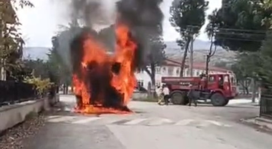 Bursa'da Kamyon Alev Topuna Döndü