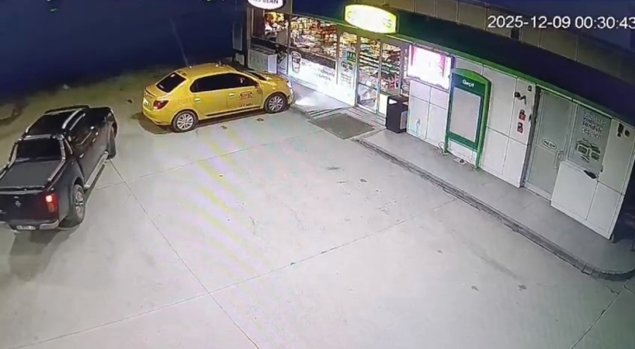 Bursa'da gasbedilen taksinin kaçırılma anı