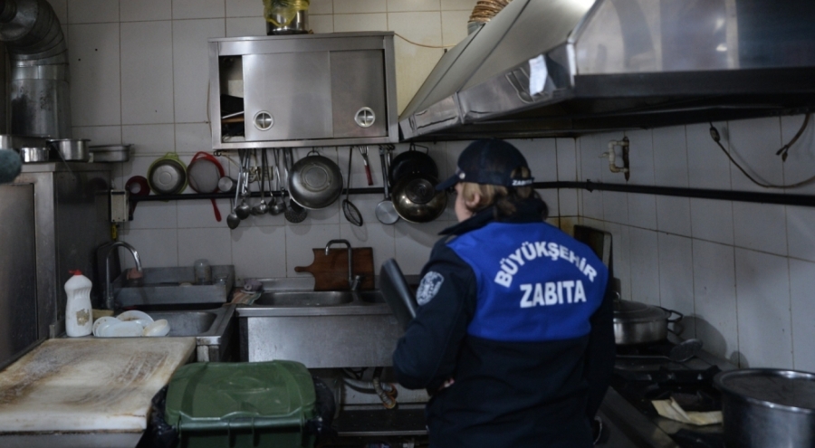 Zabıtadan Harmancık'ta sıkı denetim