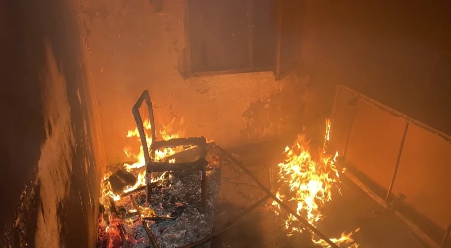 Mudanya'da metruk ev alev aldı: Mahallede panik, facia son anda önlendi