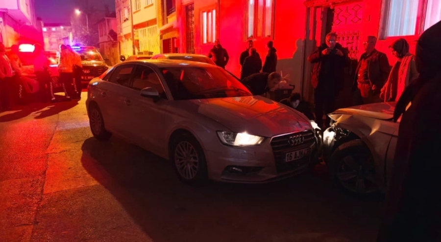 İnegöl'de 18 yaşındaki sürücü polisten kaçtı, 5 kilometrelik kovalamaca park halindeki araçları biçerek bitti