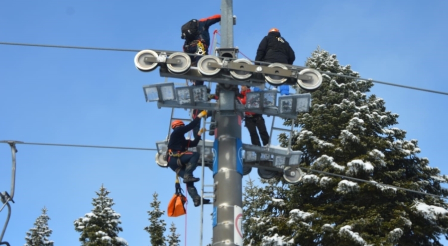 Bursa'da Uludağ'da telesiyej kurtarma tatbikatı