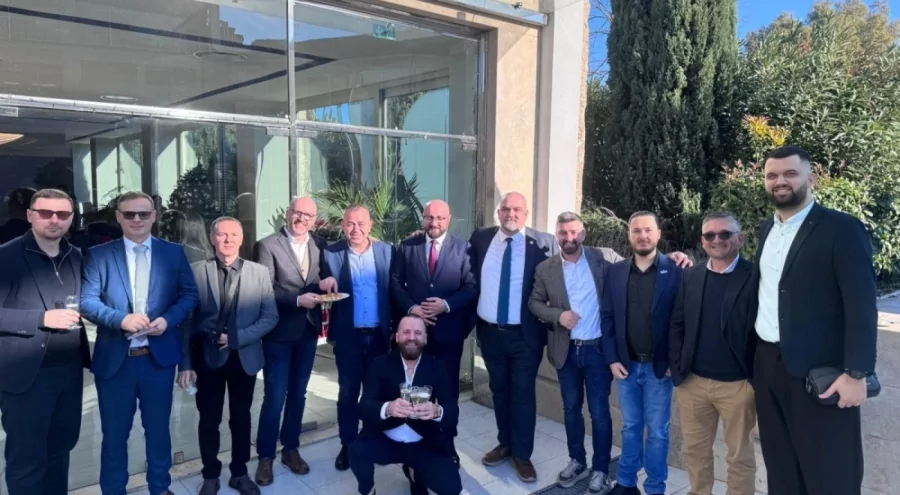 Arnavut iş insanları İtalya'da buluştu