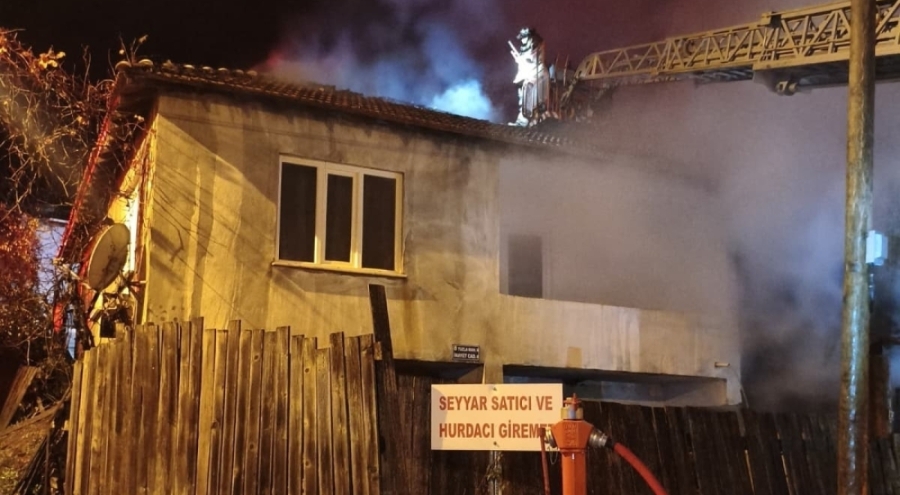 Bursa'da samanlık yangını eve sıçradı