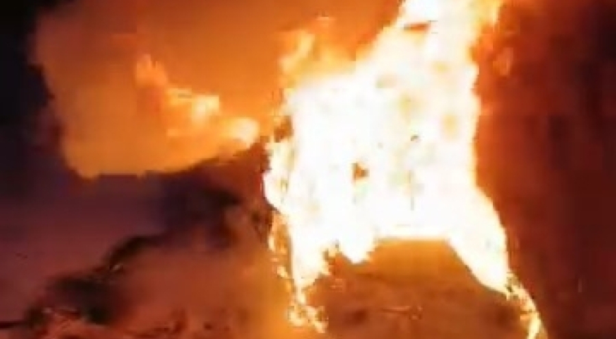 Bursa'da seyir halindeki otomobil alev aldı: Motor kısmı küle döndü