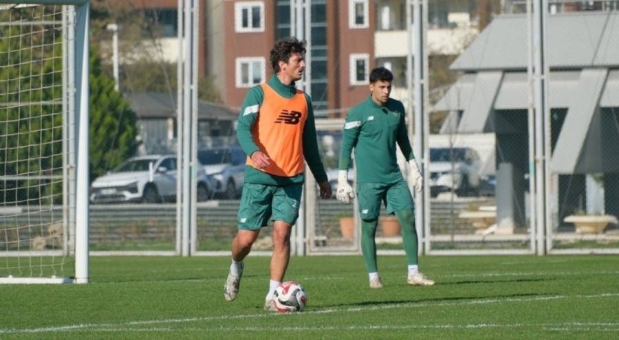 Bursaspor, Aliağa FK maçının hazırlıklarına Özlüce'de başladı