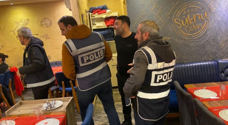 Bursa'da 3 ilçede geniş asayiş uygulaması: 6 aranan yakalandı, uyuşturucu ele geçirildi