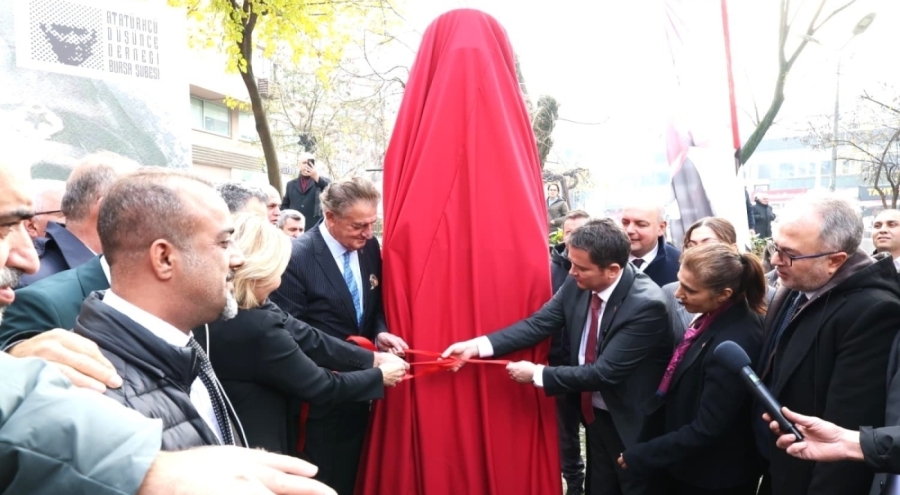 Osmangazi'de Şehit Kubilay Anıtı açıldı