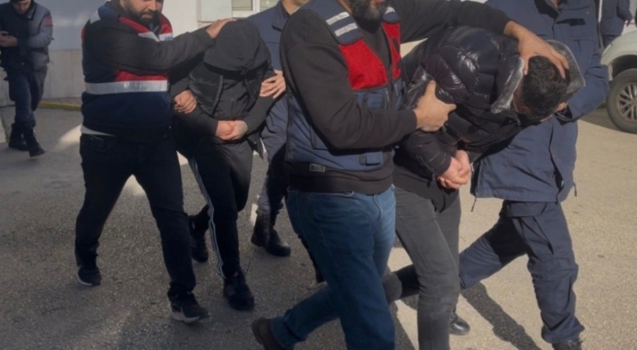 Bursa'da jandarmadan uyuşturucu operasyonları: Esrar, kokain ve iklimlendirme düzeneği ele geçirildi