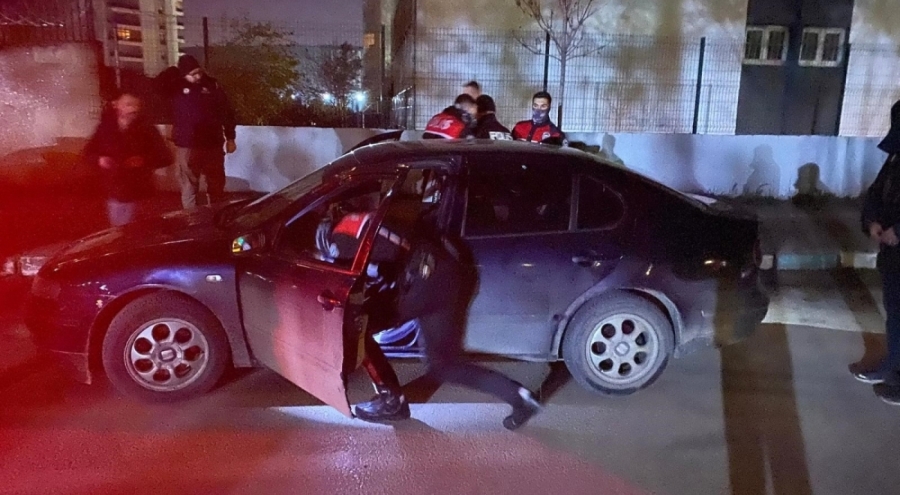 Bursa'da asayiş ve kumar denetimi: 1 aranan yakalandı, kumar oynatılan iş yerine adli işlem