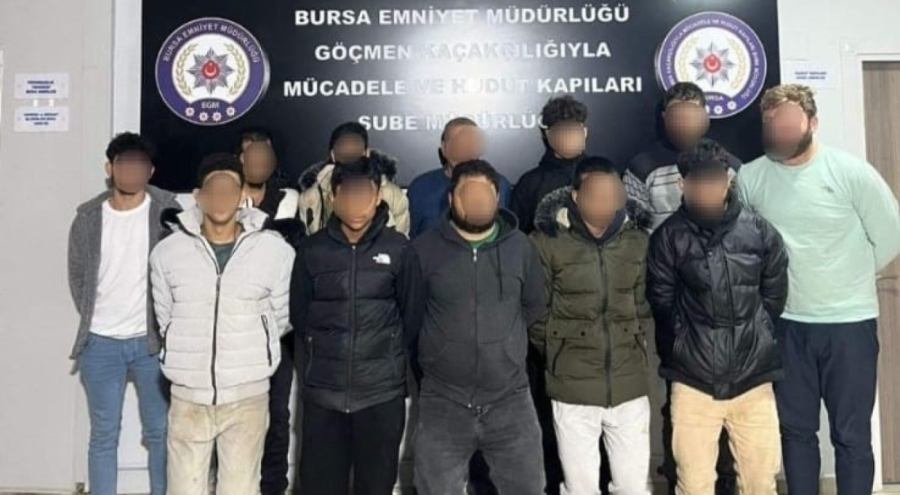 Bursa'da göçmen kaçakçılığı denetimi: İş yerinde 12 yabancı uyruklu kaçak çalıştırılırken yakalandı