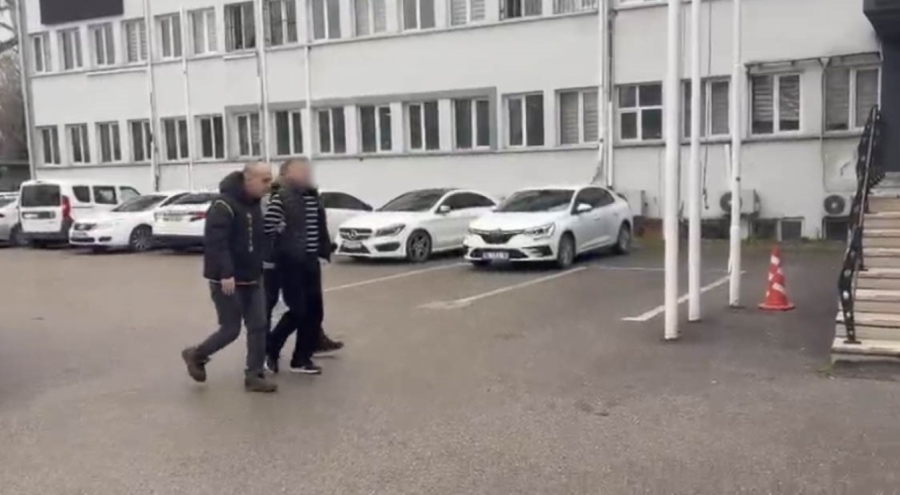 Bursa'da cadde ortası silahlı kovalamaca: Zanlı yakalandı