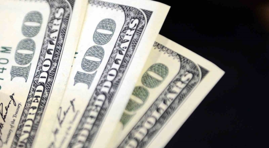 Dolar 42,93'ten, euro 50,52'den haftaya başladı