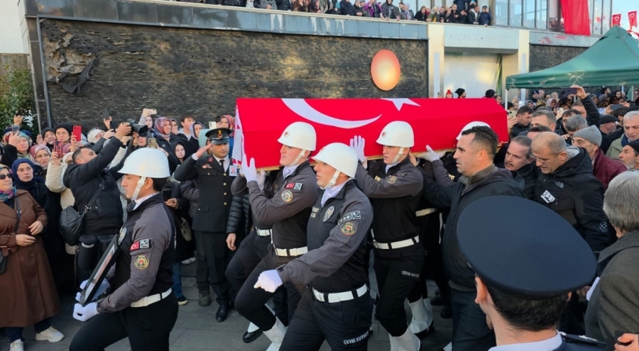 DEAŞ operasyonunda çatışmada şehit olan polis memuru toprağa verildi