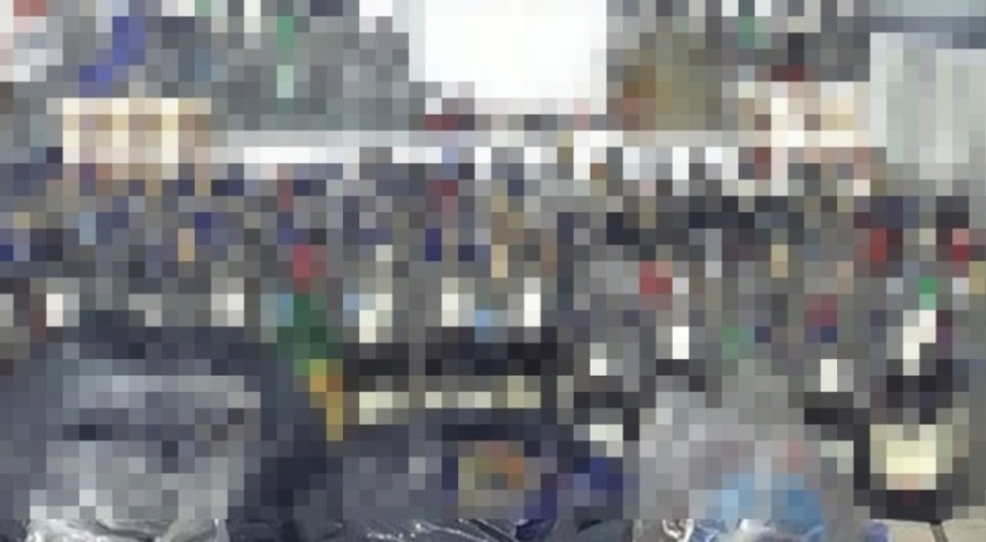 Bursa'da eve operasyon: 500 bin TL'lik kaçak alkol ve sigara ele geçirildi