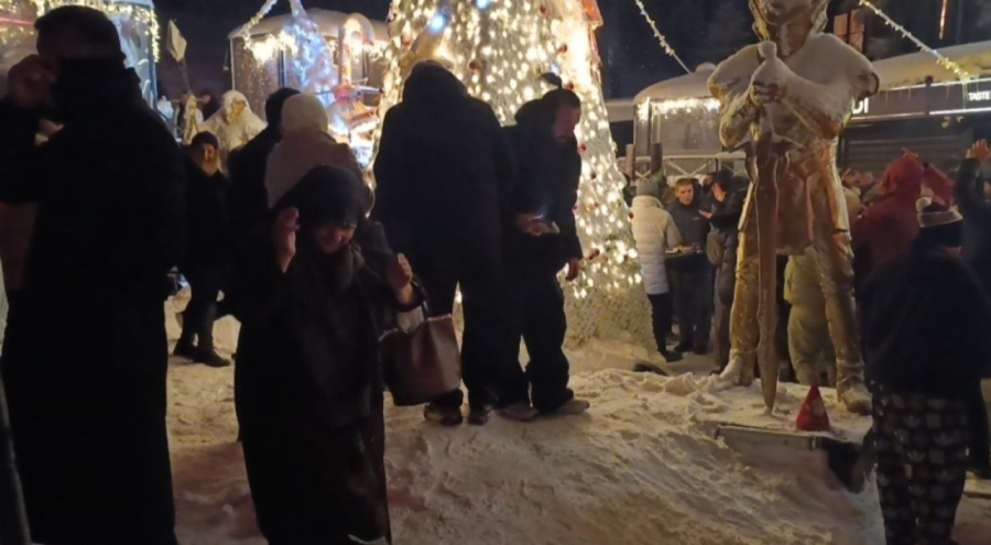 Bursa'da Uludağ'da yılbaşı eğlencesine yaşlı teyzenin dansı damga vurdu