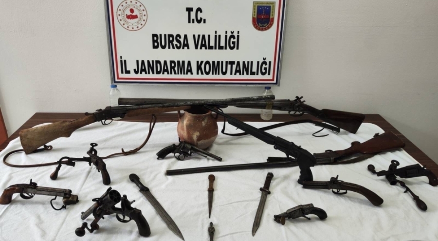 Bursa'da tarihi silah operasyonu