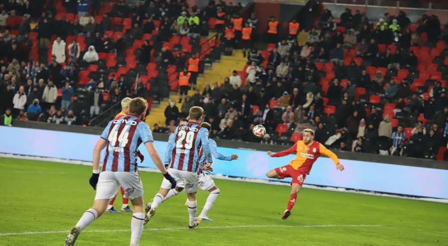 Galatasaray, Süper Kupa yarı finalinde Trabzonspor'u 4-1 yendi