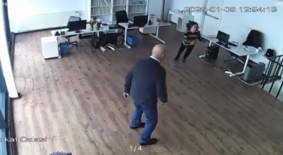 Bursa'da lodos dehşeti: Plazanın tavanı çöktü, facia kıl payı atlatıldı