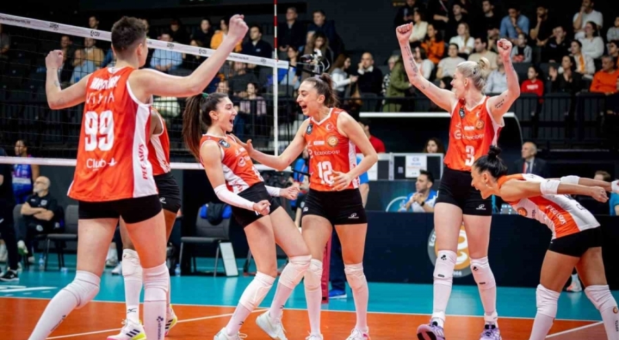 Eczacıbaşı, Milano'yu nefes kesen maçta devirdi