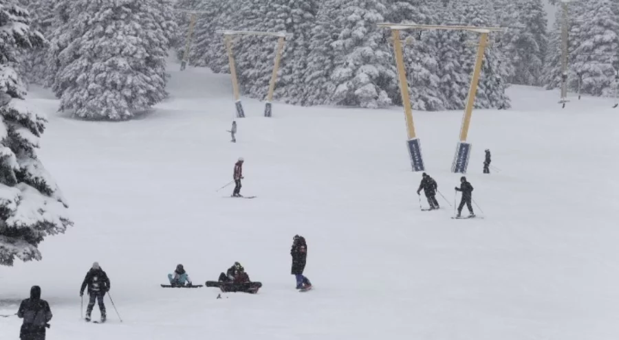 Uludağ'da soğuk sertleşti, kar 95 santimetreye ulaştı