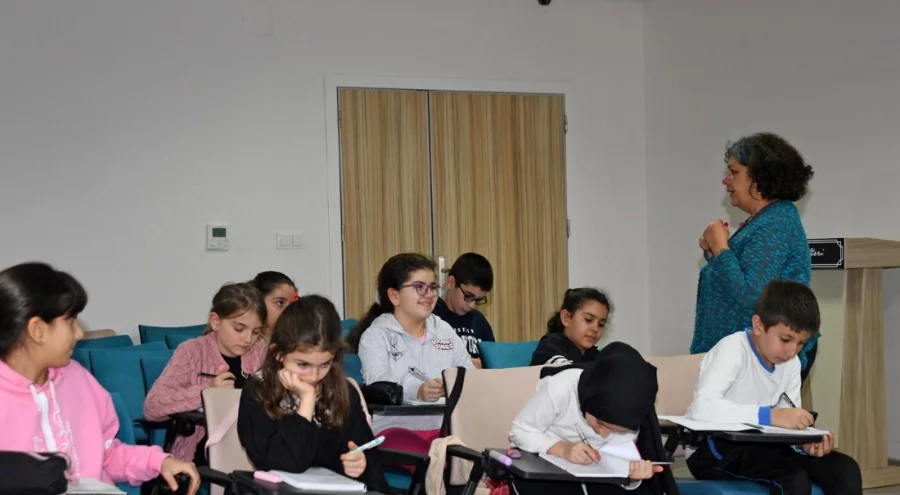 Küçük Yazarlar Kalemlerini Ustalığa Taşıyor