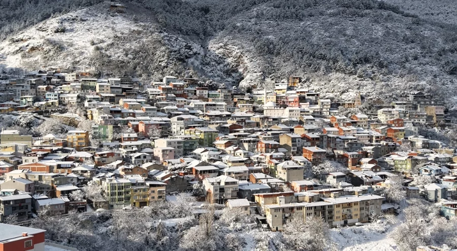 Uludağ eteklerinde kartpostallık manzara