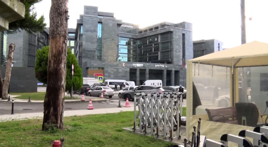 Adliyede silahlı saldırı: Savcı, hakimeyi vurdu