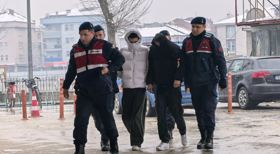 Bursa'da Mahalle internetsiz kaldı, 2 kişi tutuklandı