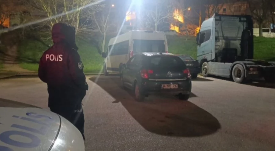 Bursa'da bıçaklı kavga: 2 kişi yaralandı