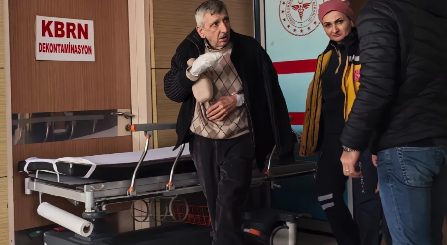 Bursa'da kamyonet kazası: Yaşlı adamın parmağı koptu