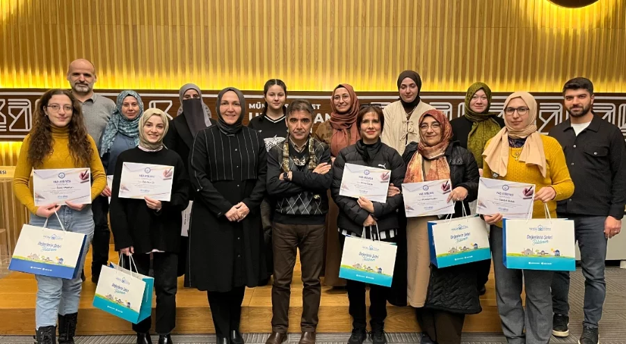 Yazı atölyesi ilk mezunlarını verdi