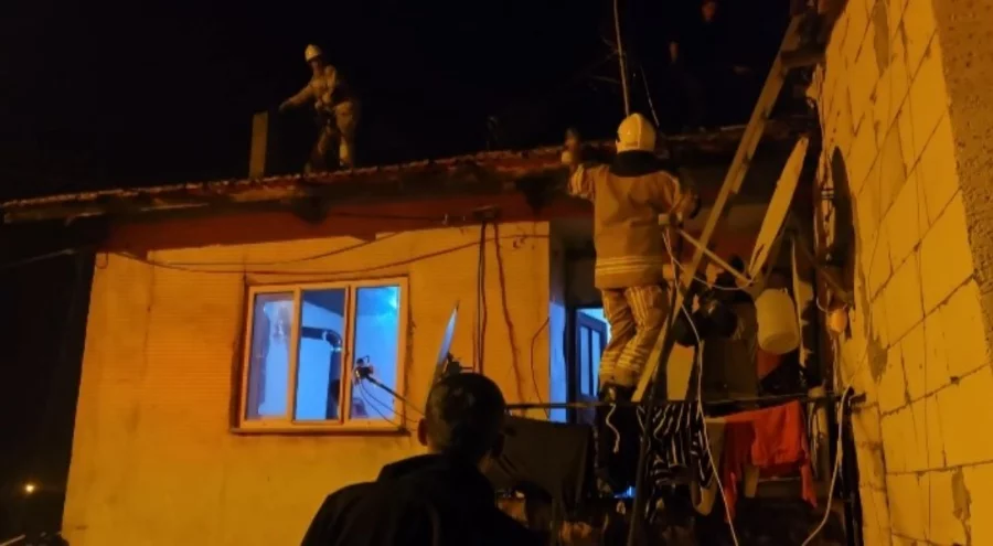 Bursa'da Baca Yangını Mahalleyi Sokağa Döktü