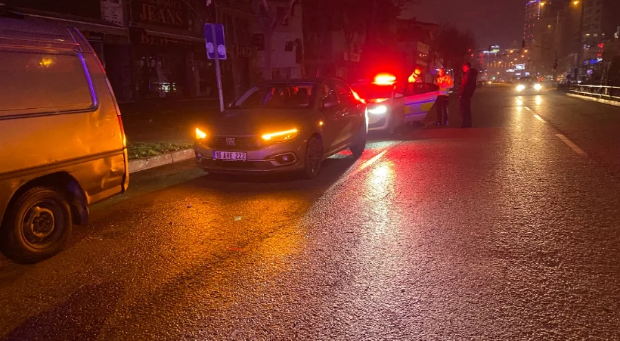 Bursa'da otomobil ile motosiklet çarpıştı: 2 yaralı