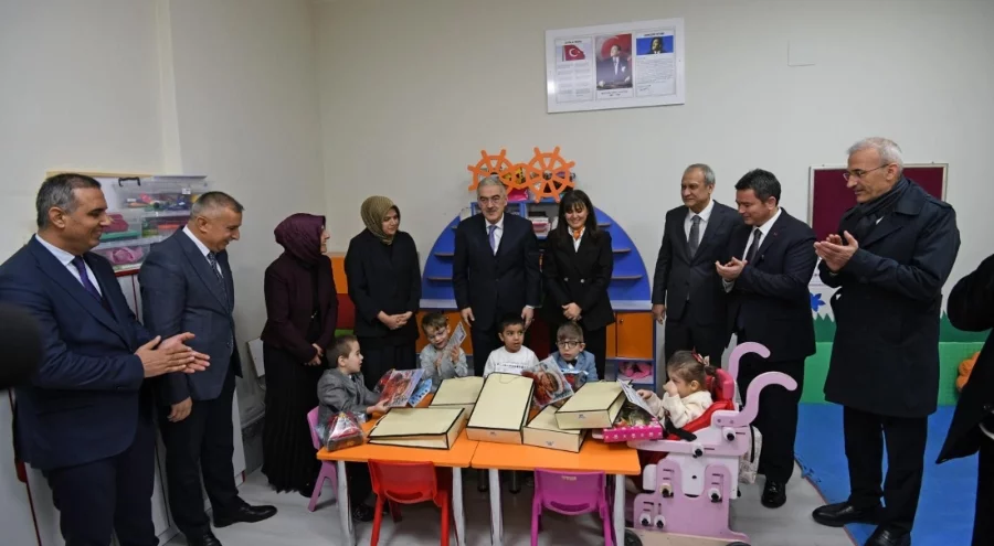 Başkan Aydın, özel Gereksinimli çocukların karne sevincini paylaştı