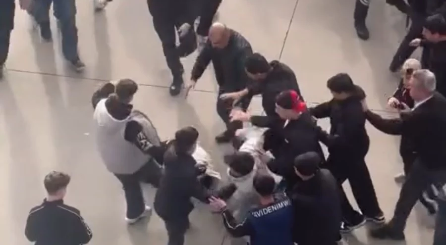 Bursa'da AVM otoparkında tekmeli yumruklu kavga