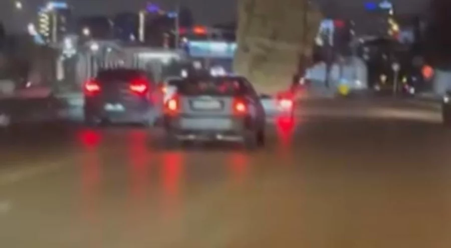 Bursa'da Saman yüklü kamyon trafikte tehlike saçtı