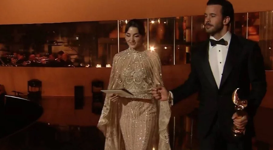 Joy Awards'ta Hande Erçel damgası: Sahnedeki Arapça konuşması gündem oldu