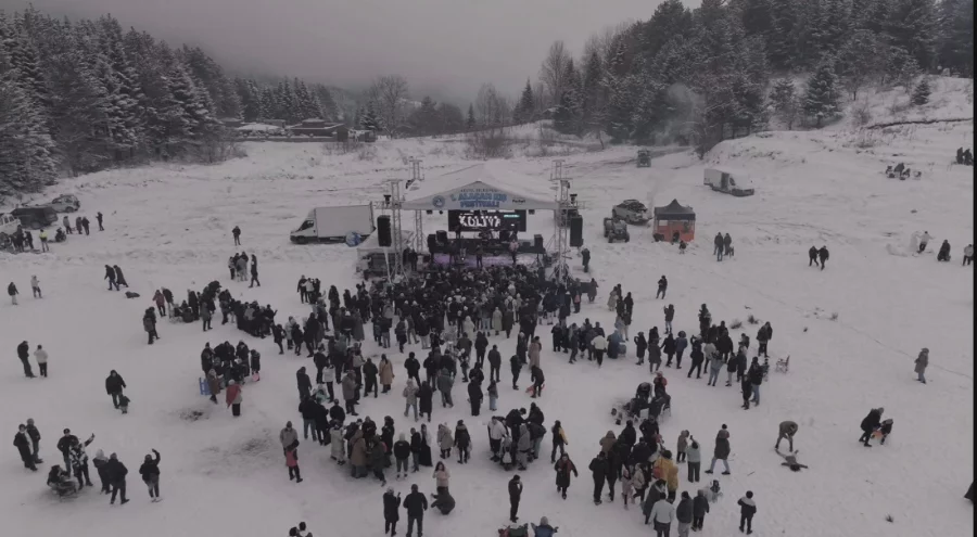 Bursa'da Kış Festivali yoğun ilgi gördü, trafik kilitlendi