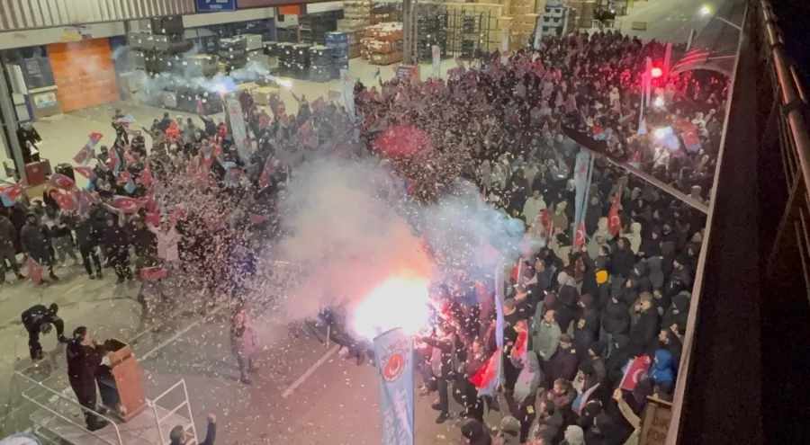 Metaş işçileri kazandı, TOFAŞ'ta büyük kutlama