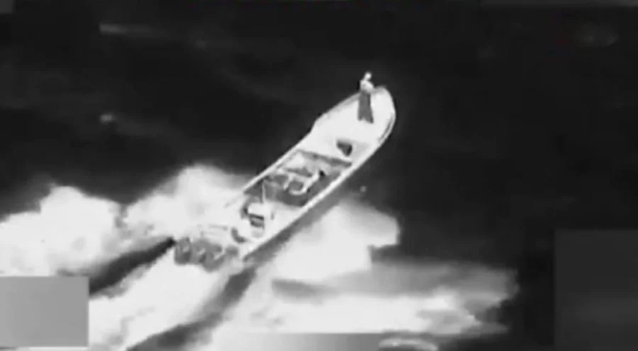 ABD ordusu Doğu Pasifik'te uyuşturucu teknesini vurdu: 2 kişi öldürüldü