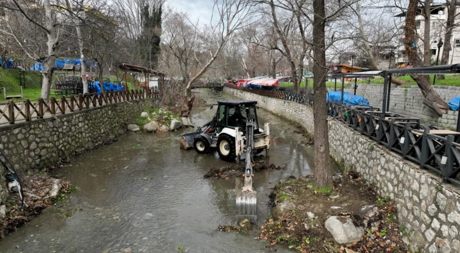 Büyükşehir'den Misi'de dere ve çevre temizliği