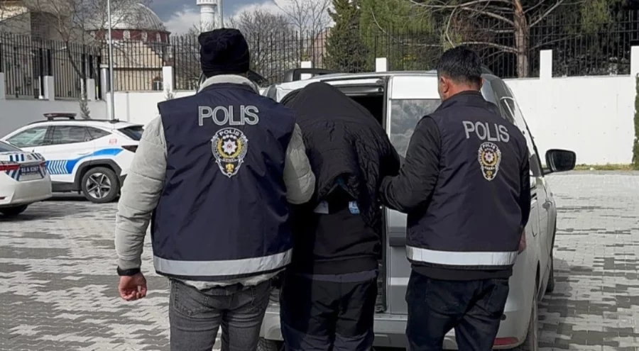 Bursa'da Uyuşturucu Operasyonu: Trafik Tabelalarına Bırakmış