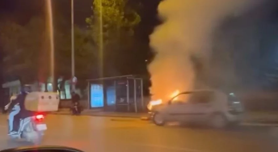 Bursa'da seyir halindeki otomobil alev aldı